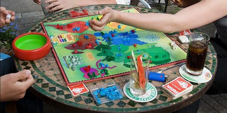 30 Best Game Night Games