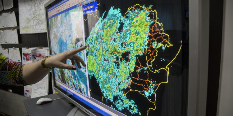 9 Best Apps To Monitor Bank Balances In 2025 | Top Picks