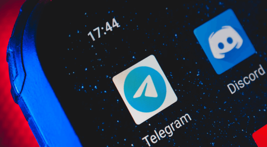 Discord & Telegram