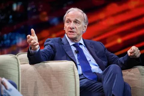 Dalio Urges Investors: Sell Bonds, Buy Bitcoin & Gold