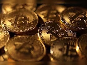 Dollar Debasement Fears Fuel Bitcoin’s Rise in 2026
