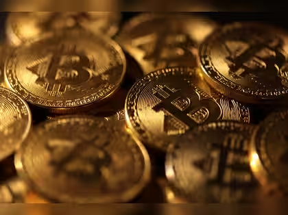 Dollar Debasement Fears Fuel Bitcoin’s Rise in 2026