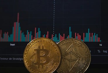 Common Mistakes Prop Traders Make When Trading BTC Volatility
